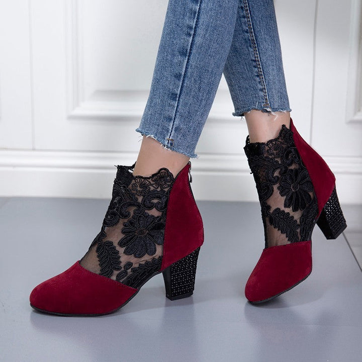 Suri⢠Fashionable Lace Mesh Shoes